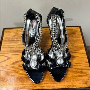 DbDk Fashion Black and Silver Embellished Heels